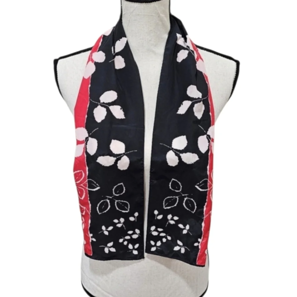 Vera Vintage  Y2k 90's Silky Black  Red & White  Floral Scarf